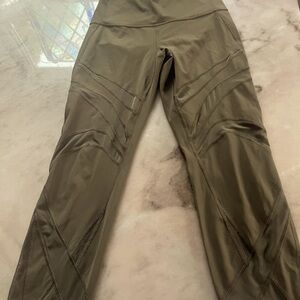 Lululemon joggers sz 8 Army Green